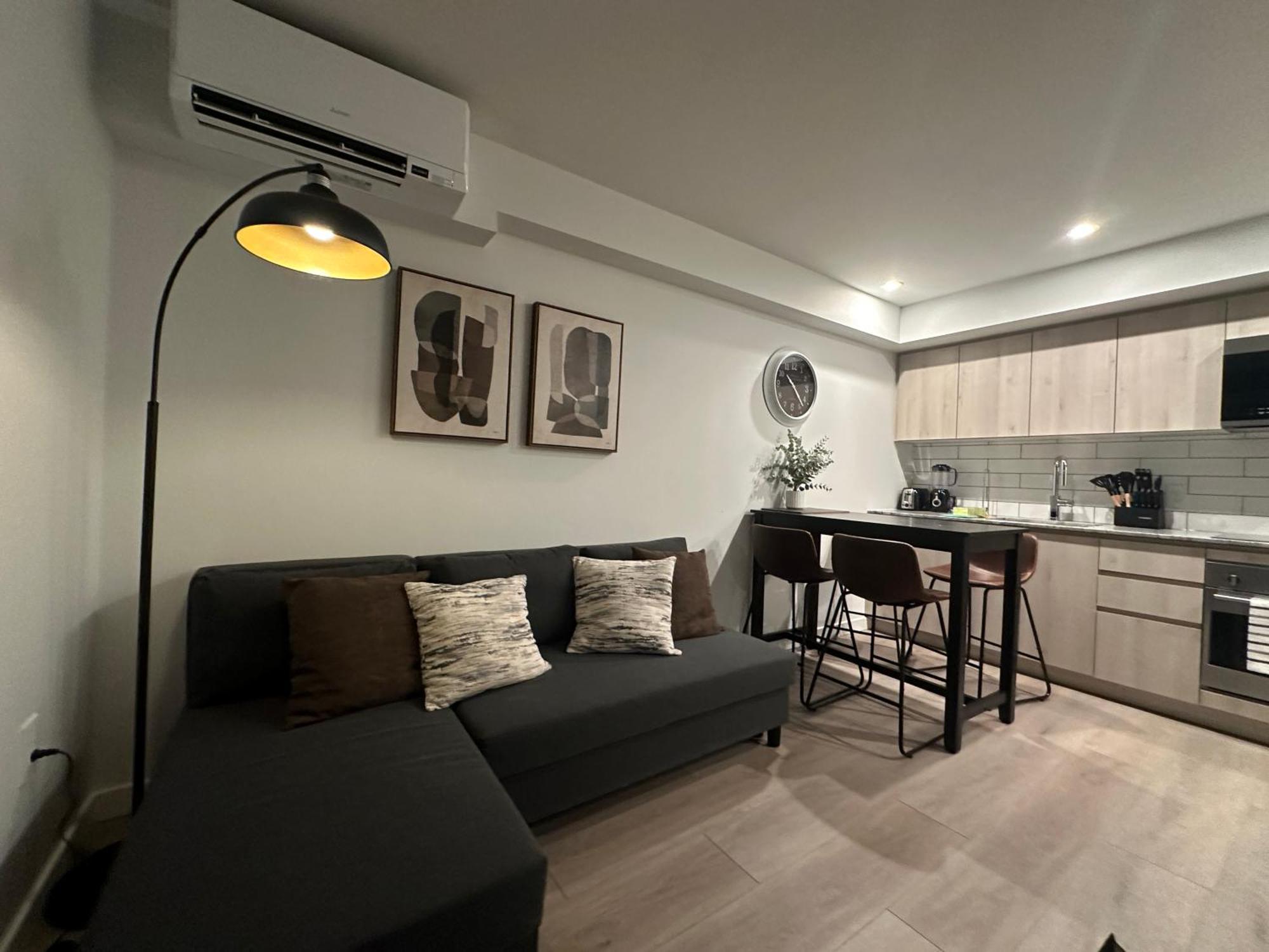 Downtown Center Silverstone Tower I And Ii Long-term Only Your Second In Apartment Vancouver